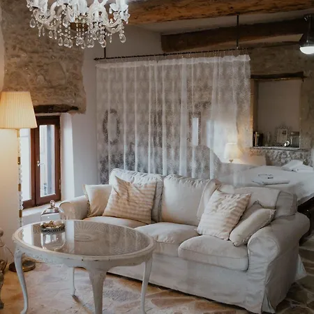 Ewas Cretan Vintage Houses- Pet Friendly Holiday home *