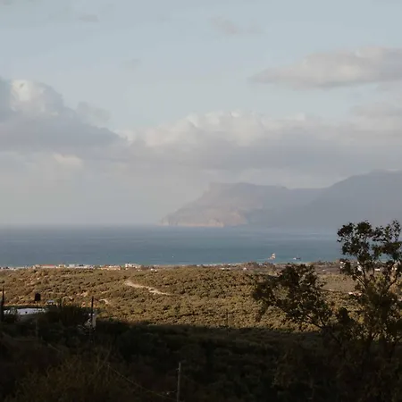 Ewas Cretan Vintage Houses- Pet Friendly Holiday home *