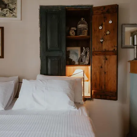 Ewas Cretan Vintage Houses- Pet Friendly Holiday home *